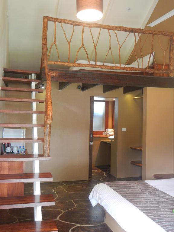 Club Oceanus Resort Pacific Harbour Bagian luar foto
