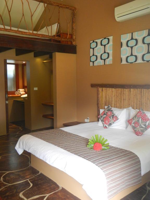 Club Oceanus Resort Pacific Harbour Bagian luar foto