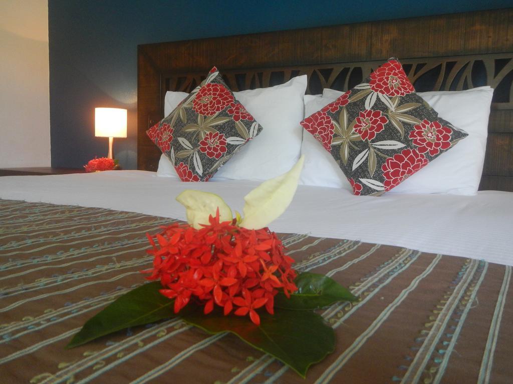 Club Oceanus Resort Pacific Harbour Bagian luar foto